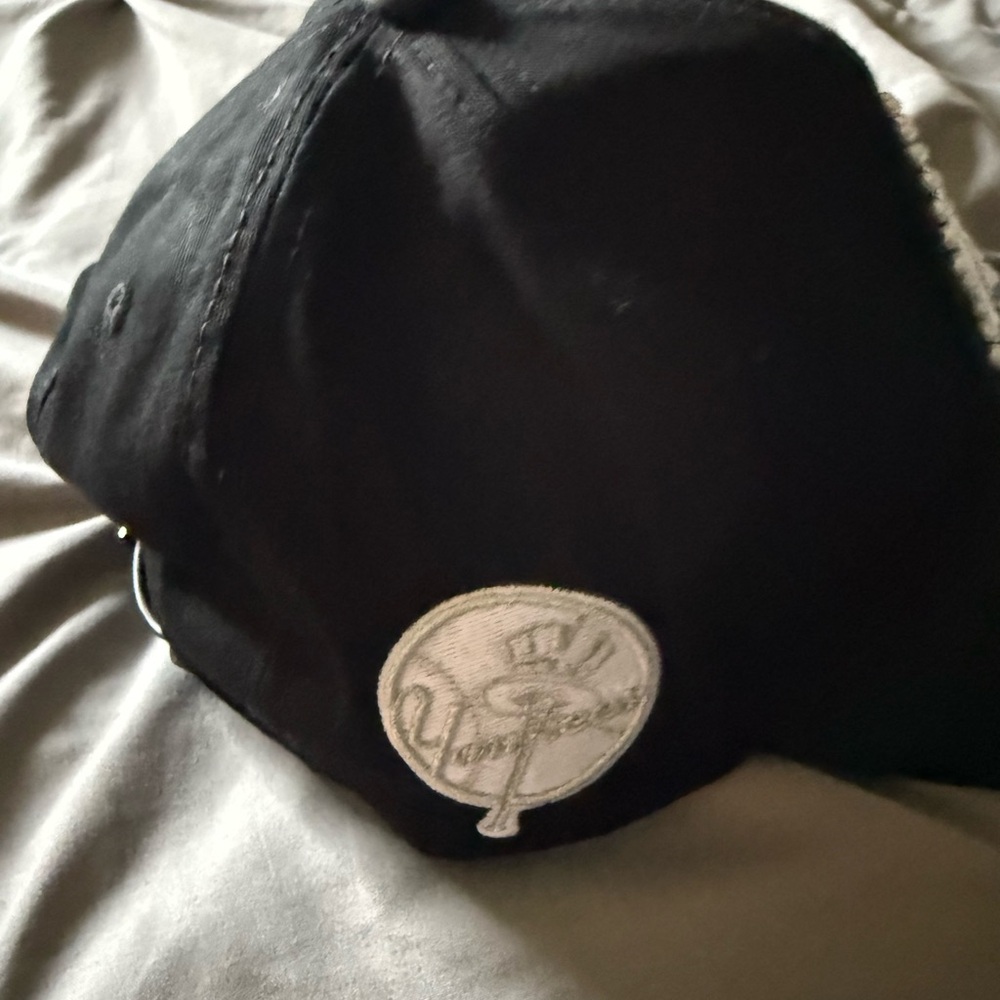 NWT‼️Urban Outfitters Black Cap with Embroidered Detail - Picture 2 of 5